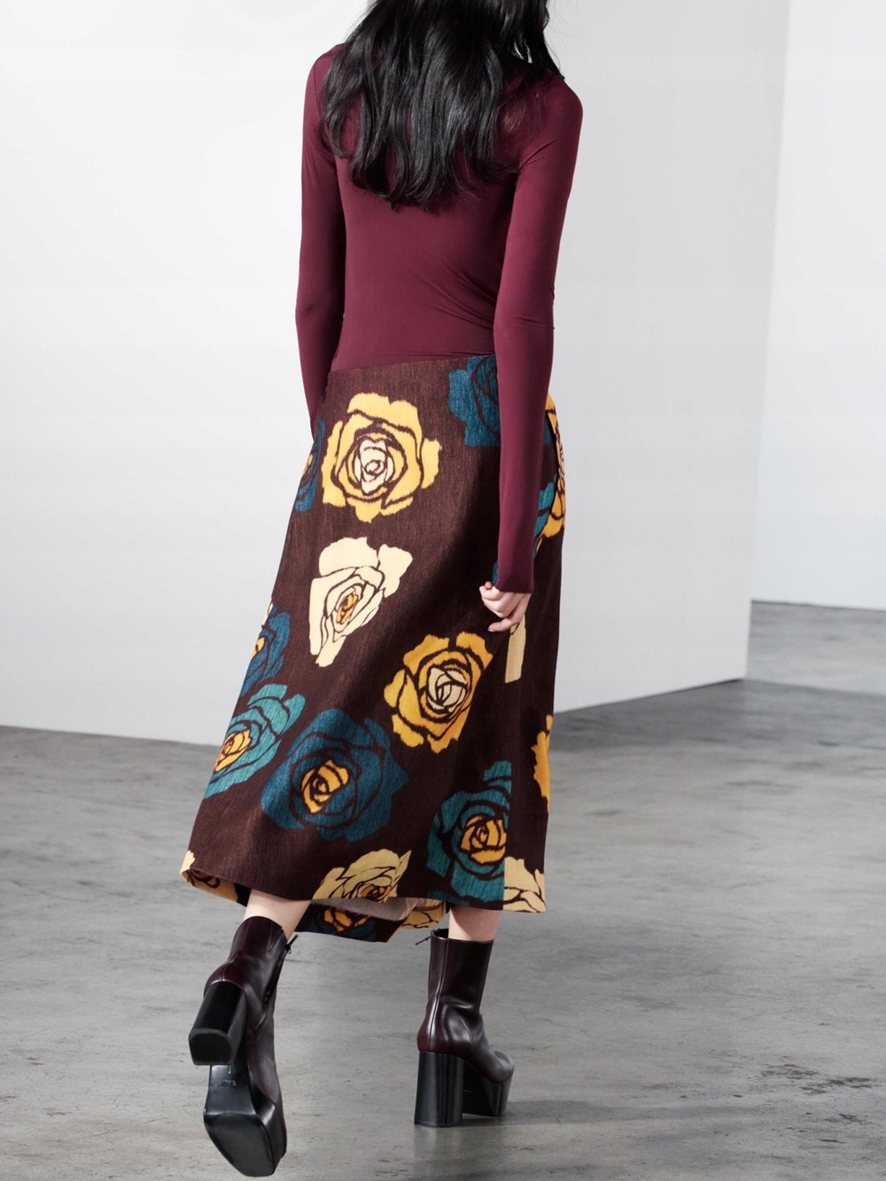 ZARA 100% Wool Floral Print Skirt - Picture 3 of 11